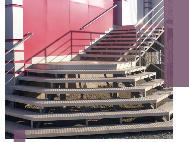 Лестницы для магазина в Орске — изготовление и монтаж