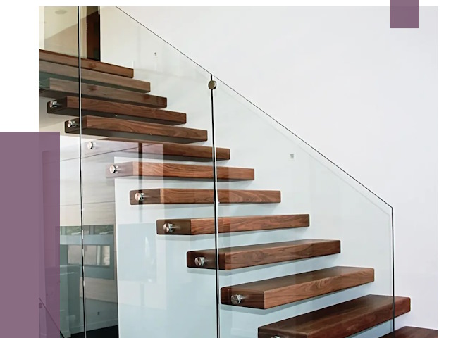 Стеклянные перила для лестницы в Орске от 14993 руб.