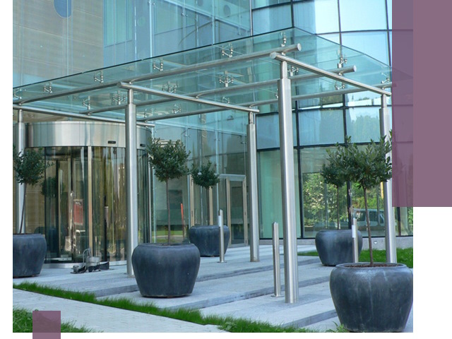 Навесы из стекла на заказ в Орске — монтаж и установка