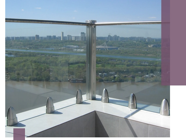 Стеклянные парапеты премиум класса в Орске для домов и бизнесов